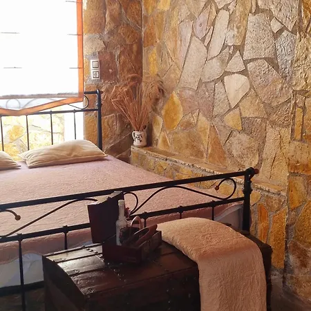 Maggie's Traditional Holiday home Pylos
